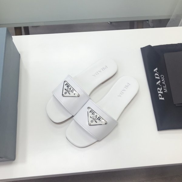 Réplique du logo Prada coupé blanc et noir sandales en cuir en peau de veau noire-2