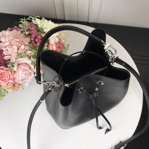 UK Cheap Louis Vuitton Neonoe Lockme Bucket M54366 Black-7