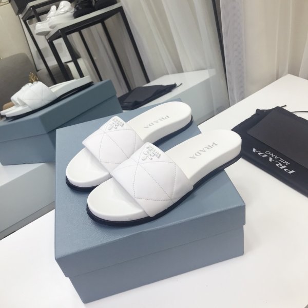 2021 Prada matelassé en cuir matelassé-4