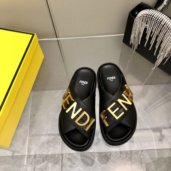 Achetez des chaussures et des baskets répliques de Fendi en ligne-1