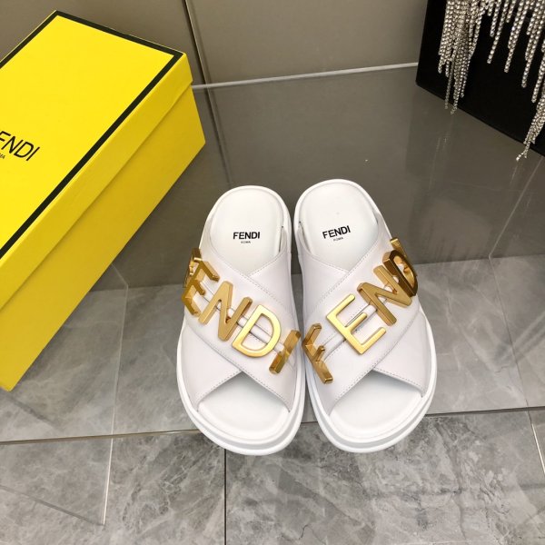 Achetez des chaussures et des baskets répliques de Fendi en ligne-2