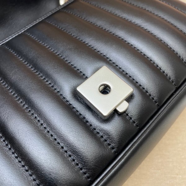 Designer Gucci Replicas GG Marmont Matellassé Bagure d'épaule à Hibiscus Black 443497 Le cuir-5