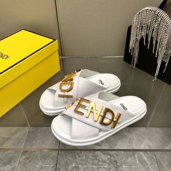 Achetez des chaussures et des baskets répliques de Fendi en ligne-3