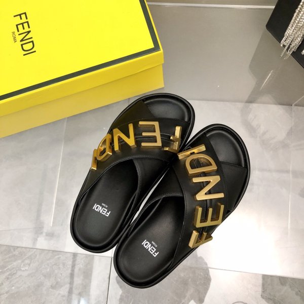 Achetez des chaussures et des baskets répliques de Fendi en ligne-12