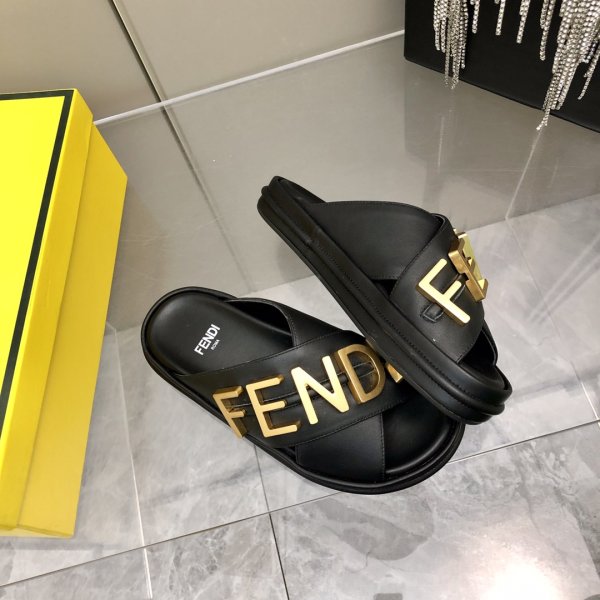 Achetez des chaussures et des baskets répliques de Fendi en ligne-8