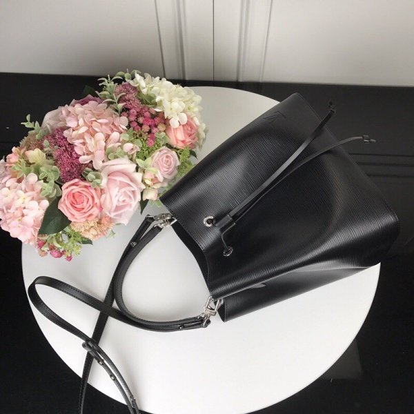 UK Cheap Louis Vuitton Neonoe Lockme Bucket M54366 Black-4