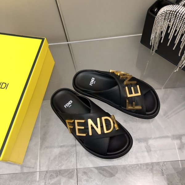 Achetez des chaussures et des baskets répliques de Fendi en ligne-6