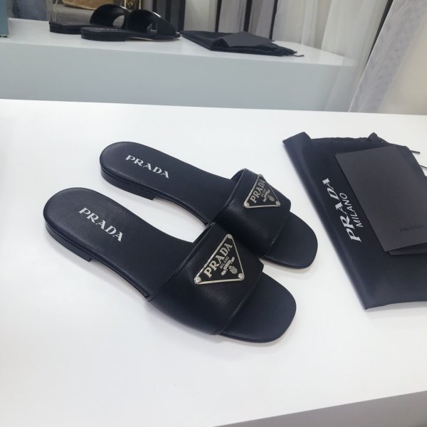 Réplique du logo Prada coupé blanc et noir sandales en cuir en peau de veau noire-7