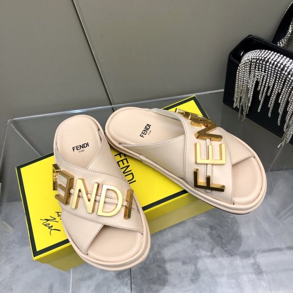 Achetez des chaussures et des baskets répliques de Fendi en ligne-5