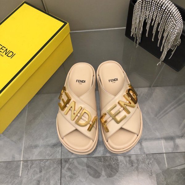 Achetez des chaussures et des baskets répliques de Fendi en ligne-4